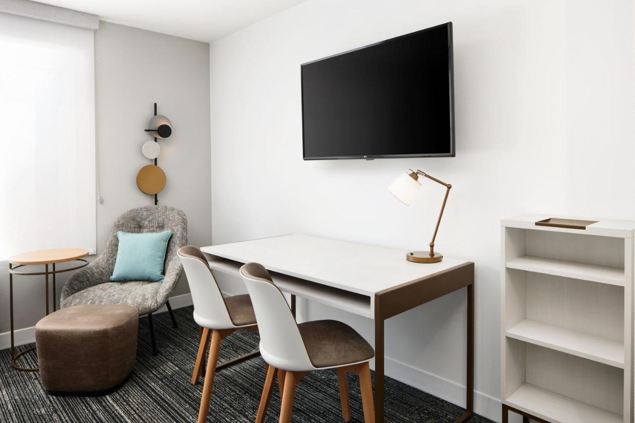 Towneplace Suites By Marriott Tampa Casino Area Orient Park Екстериор снимка