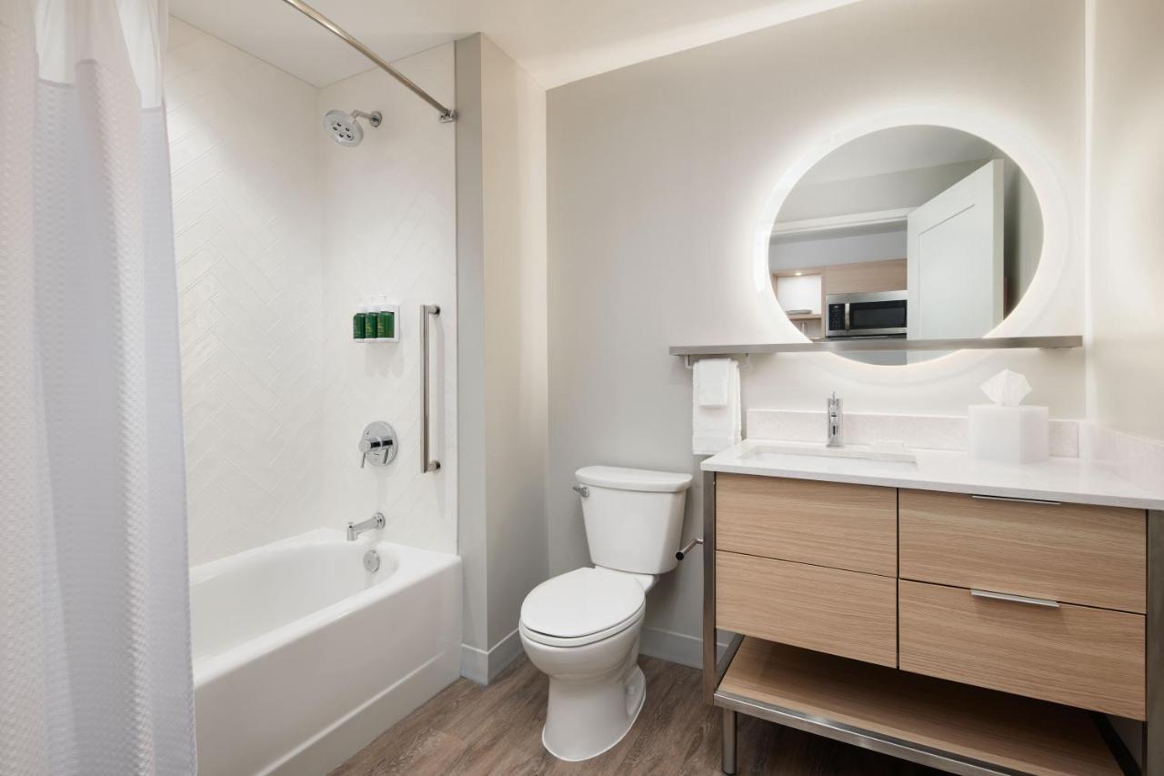 Towneplace Suites By Marriott Tampa Casino Area Orient Park Екстериор снимка